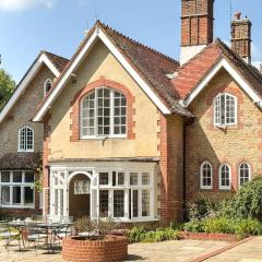 6 Bed in Haslemere oc-c34083