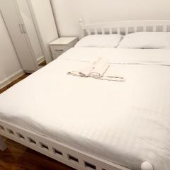 Rayan's Lodge Stratford London by OYO