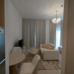 Charming Studio next 5 min walk to Formula 1, Golf Course, and Yas Water World