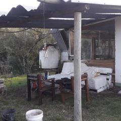 chacra y cabaña sin luz con agua de lluvia tanque luz vateria