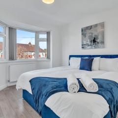 7 Beds, 4 Bedrooms, Parking, Close to Station