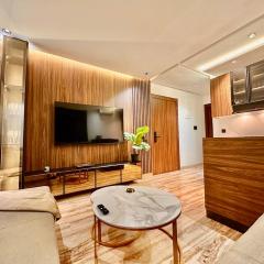 Cozy & Central with Terrace, Parking and Fiber Wifi