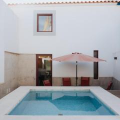 Casa do Outeiro com vista para o Castelo de Marvão