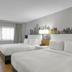 817 Double Queen Near MetLife & American Dream