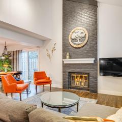 Easy Commuting and Sightseeing! Chic Dtwn Indy Home