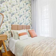 Classy 2BD Home in Manhattan