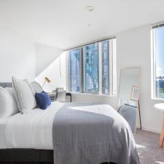 Downtown Bellevue Studio w Gym WD nr shops SEA-118