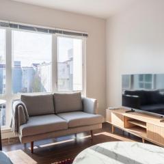 Blueground West Bellevue balcony nr Lake Washington SEA-837