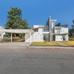 Golfers Arena by StayJade JacuzziPool TablePS5