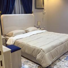 شقة مكون من ثلاثة غرف ودخول ذاتي