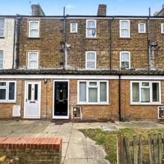 Grand 1 bed apartment