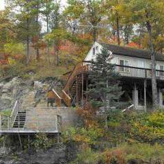 Cliffside Hideaway-Renovations & upgrades coming!