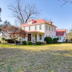 4,000-Sq-Ft Seneca Gem with Hot Tub Family Friendly