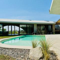 Beautiful house with pool in Oasis Bahía de Paracas