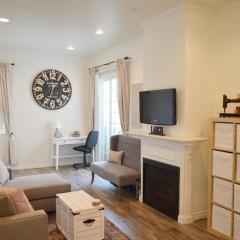 Entire Home steps to Film Studios & Restaurants!