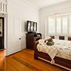 Leafy Hawthorne Haven Pool Gym & City Convenience