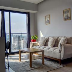 SkyView Country Club with KingSize Bed Air Conditioner Pool & Gym