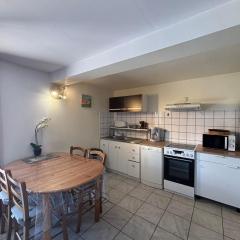 Rez de villa de 45 m2 Afa calme et fleuri