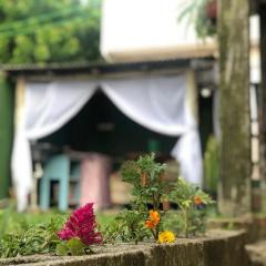 Casa com pátio a 150 metros da Praia da Vila Imbituba