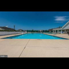 Beautiful condo in Villages of Five Points, Lewes