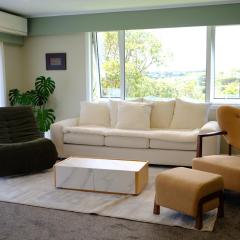 Private cozy new renovated bedroom, double glazed, 2 minutes to highway