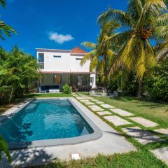 TeePee Paradis - with pool - 600m from the beach