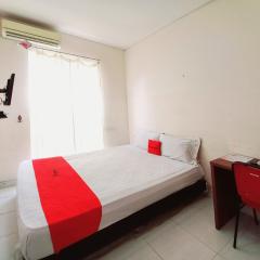 RedDoorz near UNESA Citraland Surabaya