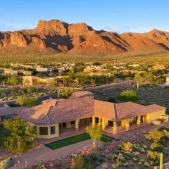 AUTHENTIC SANTA FE STYLE VILLA WITH PANORAMIC VIEWS