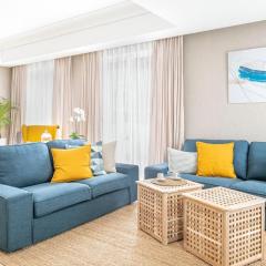 CFC, cozy 2 bedrooms apartment living room