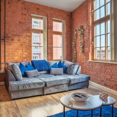 City Centre 2-Bed, 2 Balconies, 65 Inch TV, Free Parking, Coffee Machine, Netflix