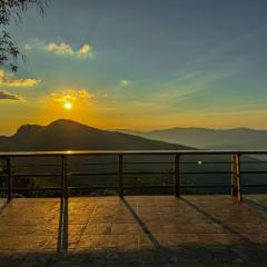 ภูชี้ฟ้าอินน์ รีสอร์ท Phucheefainn Resort