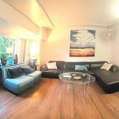 Quiet Furnished Room Near Transit and Hospital long stays