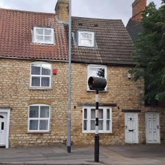 Charming Lincoln Cottage