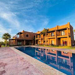 La Hacienda Private Villa with Pool & Palm Garden