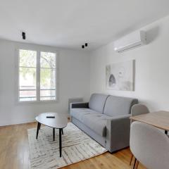 Cozy, bright and air-conditioned - close to Paris