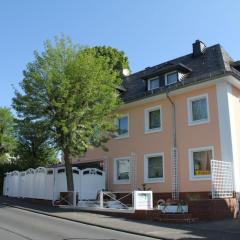 Holiday Home Modernes Ferienhaus in Daun by Interhome