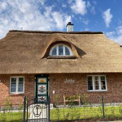 Holiday Home Jette by Interhome