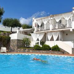 Apartment Flach violett by Interhome