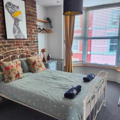 Funky two-bedroom flat close to town centre