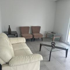 Casa comoda frente a la playa con barbavoa