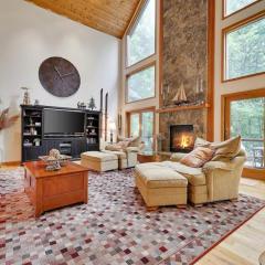 Spacious Lake Front Winter Retreat! Less than 10 Min to Big Boulder!