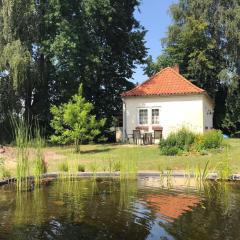 Holiday Home Kleines Ferienhaus im Grünen bei Lüneburg by Interhome