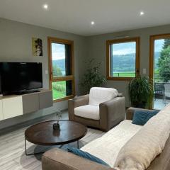 Apartment Das ruhige Les Grangettes mit Seeblick by Interhome