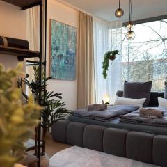 FAMARO-HOSTING I Wasserturm Suite I Prenzlauer Berg I 4-6 Personen