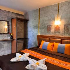 Lanta natural hut garden