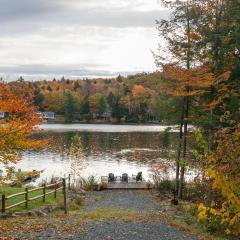 Luxe Lakefront Paradise! King Beds, Private Dock, Gourmet Kitchen, Theatre and Game Room!