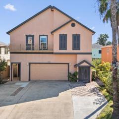 Spacious 5BR home in South Padre Island, perfect for family getaways.