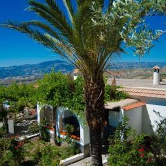 Holiday Home Gemütliches Haus in Anlage mit Schwimmbad in Válor by Interhome