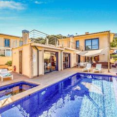 Holiday Home Schöne Villa im Zentrum von Cala Sant Vicenç by Interhome