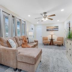 Classic Comfort Home Near Base, Sleeps 10